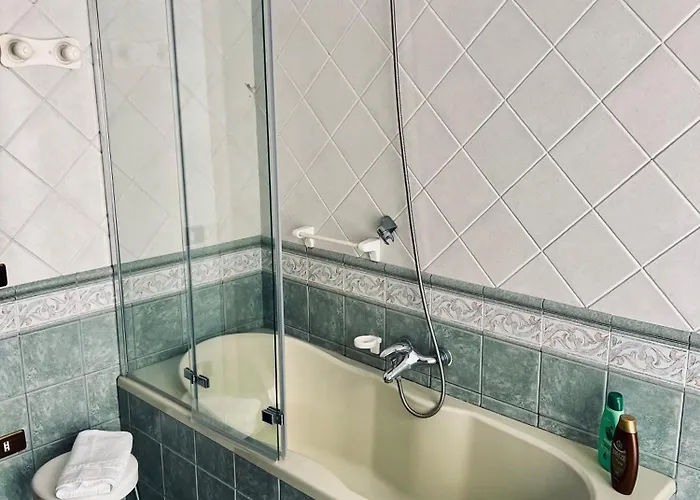 招待所 Montesanto 25 4*